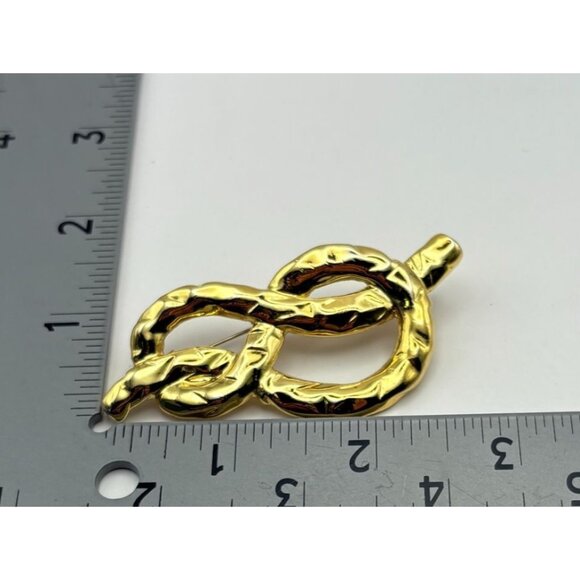 Vintage Gold Tone Textured Knot Brooch Pin Nautical Inspired Hammered Finish - Picture 3 of 7